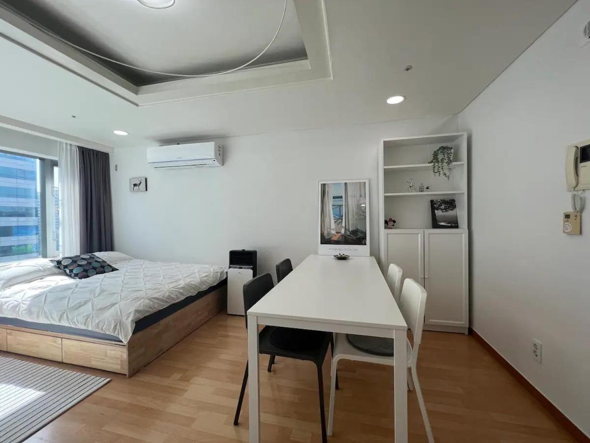 Hongdae Urban Oasis Guest house